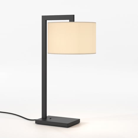 Ravello Table (1222080) in Matt Black with Ravello 250 (5016019) in Putty Fabric