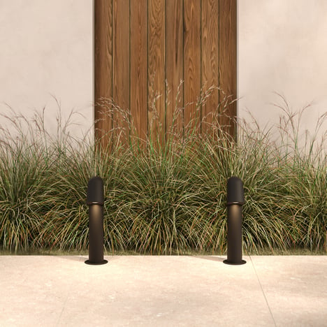 Mast Bollard 400 (1317024) in Textured Black - Insitu Image 1