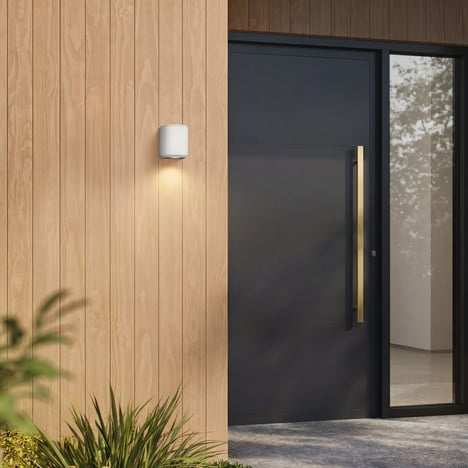 Brixham Wall Single (1513005) in White Concrete - Insitu Image 2