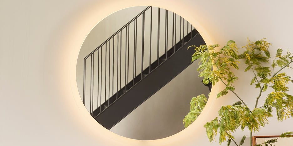 Astro Varenna Round, illuminated bathroom mirror